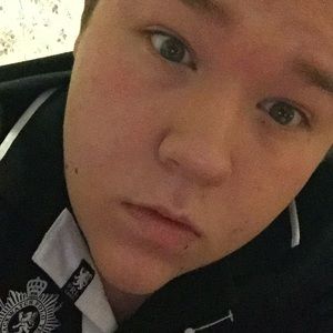 Meet your Posher, Ethan